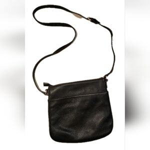 Susu Elegant Black Pebbled Leather Crossbody Bag With Heavy Gold Hardware